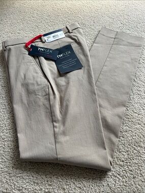 Tommy Hilfiger Men's Dress Pants - Light Tan. 31x32. NWT